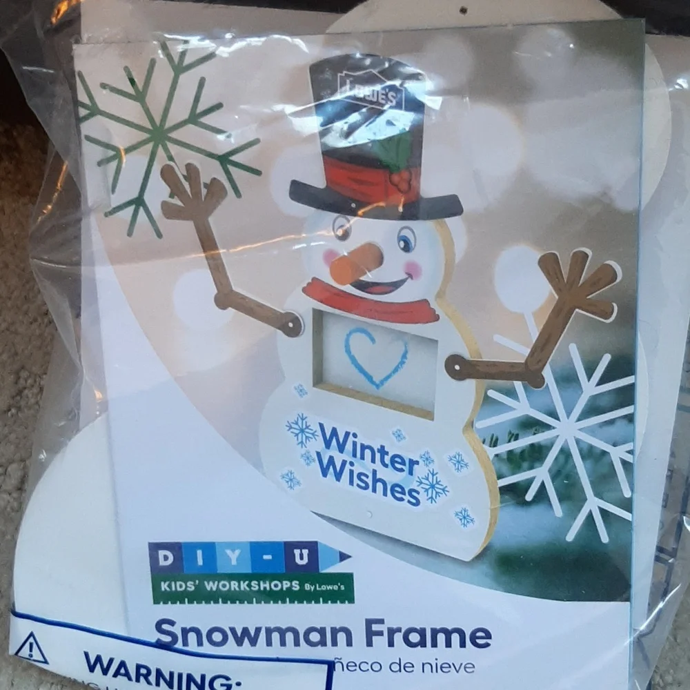 Lowe's DIY Christmas Countdown And Snowman Frame